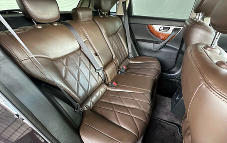 Infiniti QX70, 2014 год, 2 100 000 рублей, 13 фотография