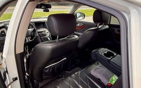 Infiniti FX II, 2012 год, 1 350 000 рублей, 15 фотография