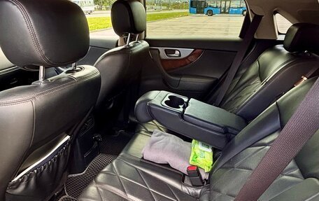 Infiniti FX II, 2012 год, 1 350 000 рублей, 17 фотография