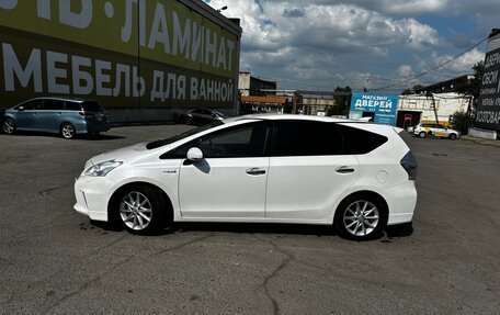 Toyota Prius Alpha I (ZVW40/41), 2013 год, 1 100 000 рублей, 2 фотография