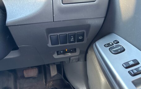 Toyota Prius Alpha I (ZVW40/41), 2013 год, 1 100 000 рублей, 9 фотография