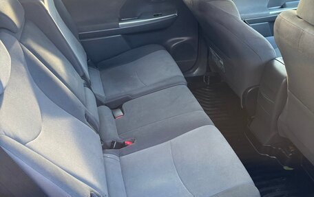 Toyota Prius Alpha I (ZVW40/41), 2013 год, 1 100 000 рублей, 12 фотография