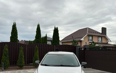 Hyundai Solaris II рестайлинг, 2013 год, 550 000 рублей, 2 фотография