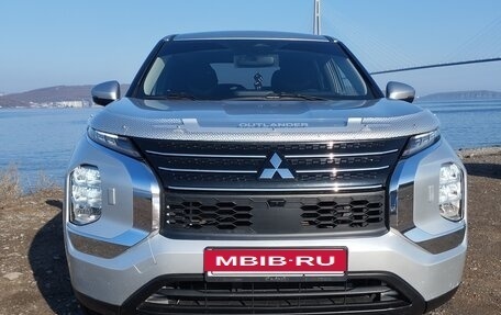 Mitsubishi Outlander, 2021 год, 3 100 рублей, 2 фотография