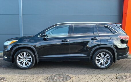 Toyota Highlander III, 2014 год, 2 349 000 рублей, 2 фотография