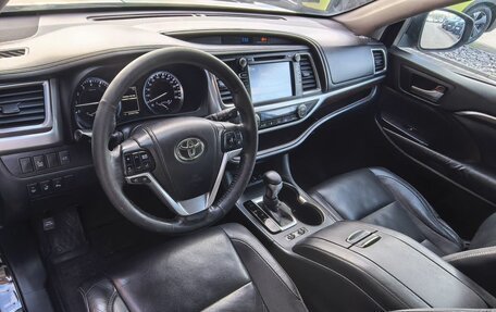 Toyota Highlander III, 2014 год, 2 349 000 рублей, 5 фотография
