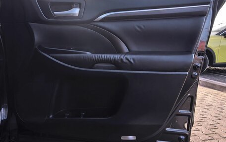 Toyota Highlander III, 2014 год, 2 349 000 рублей, 12 фотография