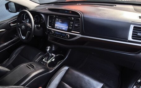 Toyota Highlander III, 2014 год, 2 349 000 рублей, 10 фотография