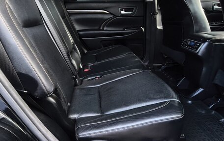 Toyota Highlander III, 2014 год, 2 349 000 рублей, 16 фотография