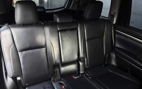 Toyota Highlander III, 2014 год, 2 349 000 рублей, 15 фотография