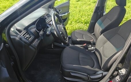 KIA Rio III рестайлинг, 2015 год, 899 999 рублей, 22 фотография