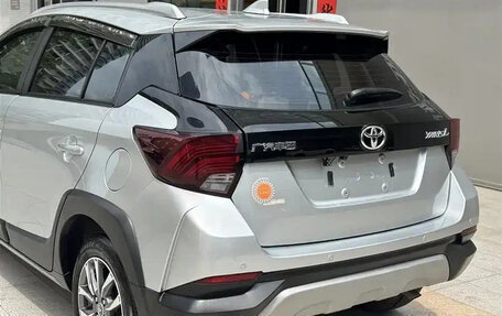 Toyota Yaris XP150 рестайлинг, 2022 год, 1 199 000 рублей, 10 фотография