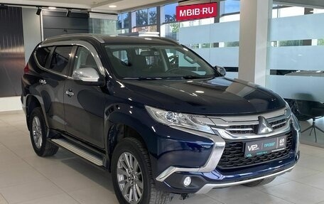 Mitsubishi Pajero Sport III рестайлинг, 2018 год, 2 975 000 рублей, 3 фотография