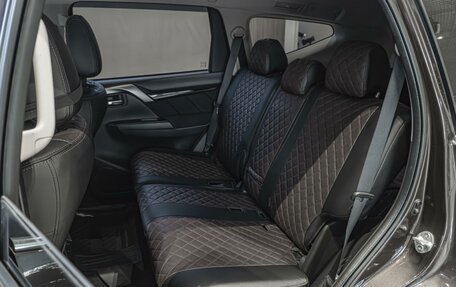 Mitsubishi Pajero Sport III рестайлинг, 2018 год, 2 900 000 рублей, 10 фотография