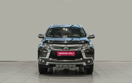 Mitsubishi Pajero Sport III рестайлинг, 2018 год, 2 900 000 рублей, 3 фотография