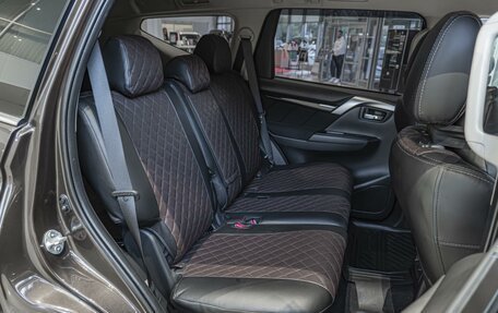 Mitsubishi Pajero Sport III рестайлинг, 2018 год, 2 900 000 рублей, 7 фотография