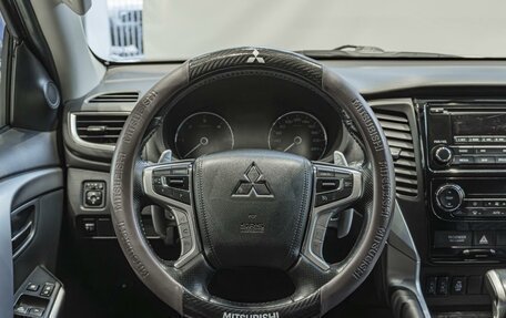 Mitsubishi Pajero Sport III рестайлинг, 2018 год, 2 900 000 рублей, 17 фотография