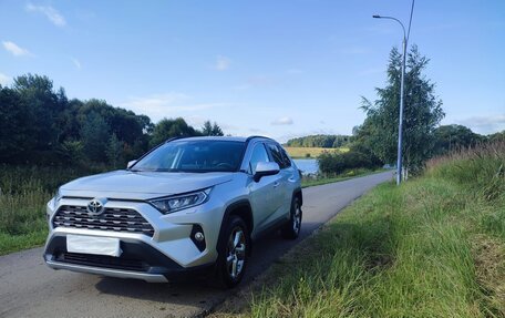 Toyota RAV4, 2022 год, 3 500 000 рублей, 2 фотография