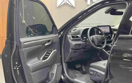 Toyota Highlander, 2024 год, 5 360 888 рублей, 7 фотография