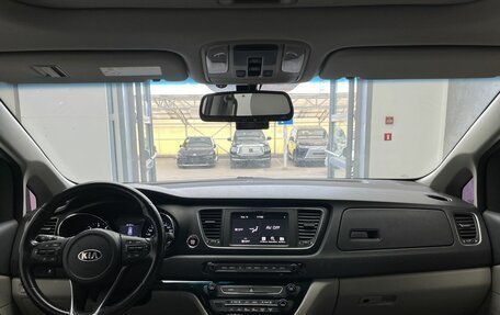 KIA Carnival III, 2018 год, 2 350 000 рублей, 10 фотография