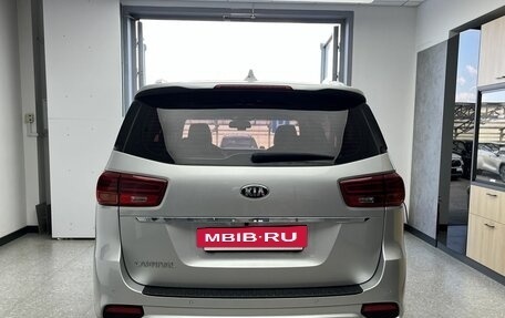 KIA Carnival III, 2018 год, 2 350 000 рублей, 5 фотография