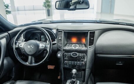 Infiniti QX70, 2016 год, 2 067 000 рублей, 11 фотография