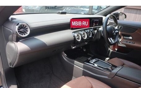 Mercedes-Benz CLA, 2023 год, 1 980 000 рублей, 17 фотография