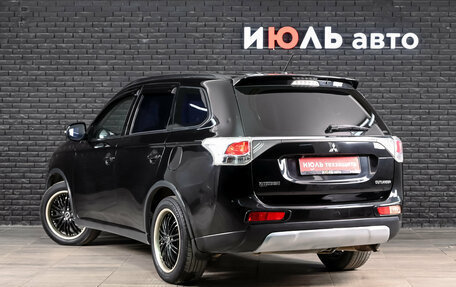 Mitsubishi Outlander III рестайлинг 3, 2014 год, 1 480 000 рублей, 7 фотография