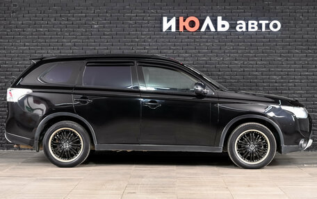 Mitsubishi Outlander III рестайлинг 3, 2014 год, 1 480 000 рублей, 9 фотография