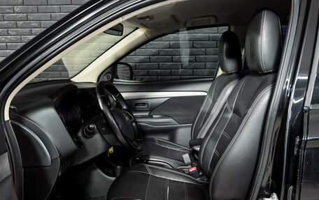Mitsubishi Outlander III рестайлинг 3, 2014 год, 1 480 000 рублей, 10 фотография