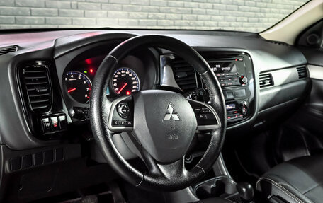 Mitsubishi Outlander III рестайлинг 3, 2014 год, 1 480 000 рублей, 12 фотография