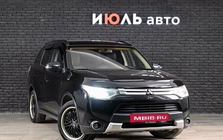 Mitsubishi Outlander III рестайлинг 3, 2014 год, 1 480 000 рублей, 3 фотография
