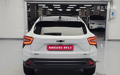 Chevrolet Trax, 2023 год, 1 906 020 рублей, 3 фотография