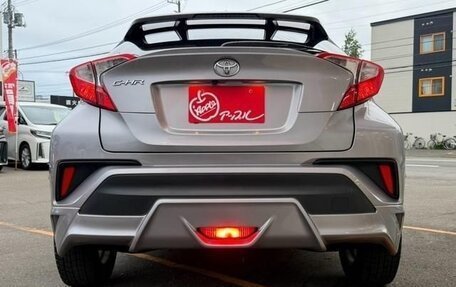 Toyota C-HR I рестайлинг, 2017 год, 1 350 000 рублей, 4 фотография
