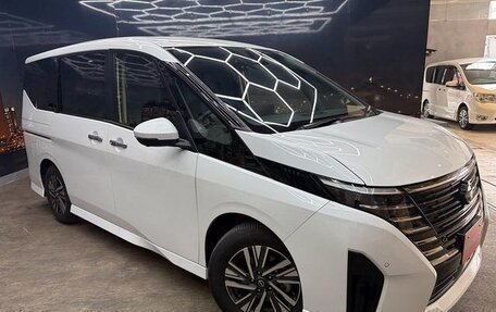 Nissan Serena, 2023 год, 2 200 000 рублей, 3 фотография
