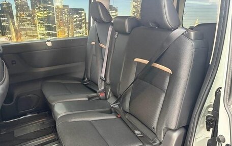 Nissan Serena, 2023 год, 2 200 000 рублей, 21 фотография