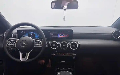 Mercedes-Benz A-Класс, 2022 год, 1 900 000 рублей, 8 фотография
