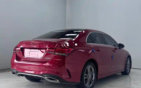 Mercedes-Benz A-Класс, 2022 год, 1 900 000 рублей, 2 фотография