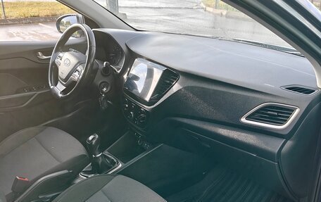 Hyundai Solaris II рестайлинг, 2017 год, 1 035 000 рублей, 11 фотография