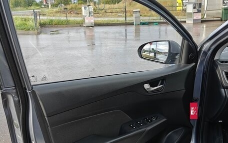 Hyundai Solaris II рестайлинг, 2017 год, 1 035 000 рублей, 12 фотография