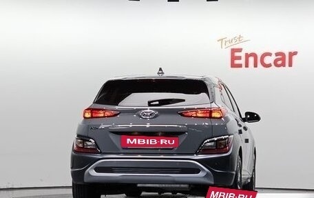 Hyundai Kona I, 2023 год, 1 590 000 рублей, 4 фотография