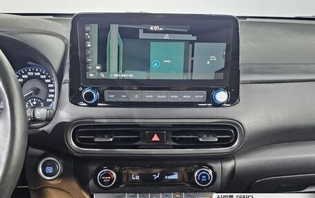 Hyundai Kona I, 2023 год, 1 590 000 рублей, 13 фотография