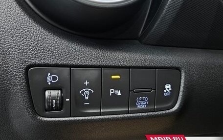 Hyundai Kona I, 2023 год, 1 590 000 рублей, 19 фотография