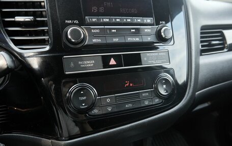 Mitsubishi Outlander III рестайлинг 3, 2019 год, 1 749 000 рублей, 10 фотография