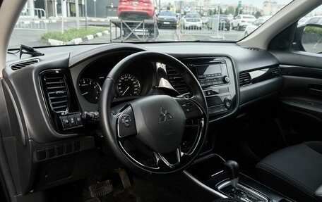 Mitsubishi Outlander III рестайлинг 3, 2019 год, 1 749 000 рублей, 5 фотография