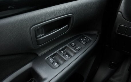 Mitsubishi Outlander III рестайлинг 3, 2019 год, 1 749 000 рублей, 13 фотография