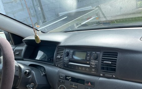 Toyota Corolla, 2004 год, 400 000 рублей, 4 фотография