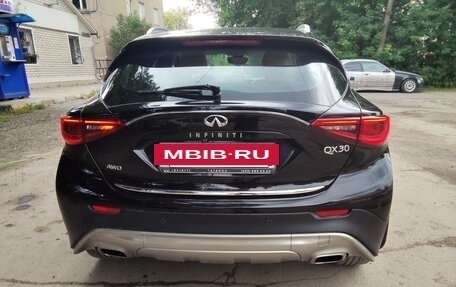 Infiniti QX30, 2017 год, 1 850 000 рублей, 13 фотография