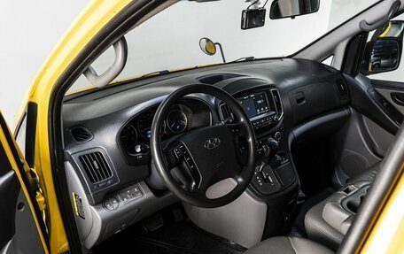 Hyundai Grand Starex Grand Starex I рестайлинг 2, 2018 год, 2 659 000 рублей, 10 фотография