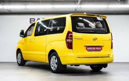 Hyundai Grand Starex Grand Starex I рестайлинг 2, 2018 год, 2 659 000 рублей, 8 фотография